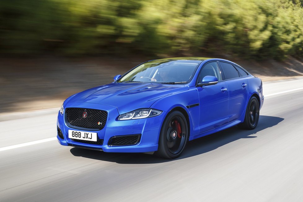 Jaguar XF Sportbrake a XJR575