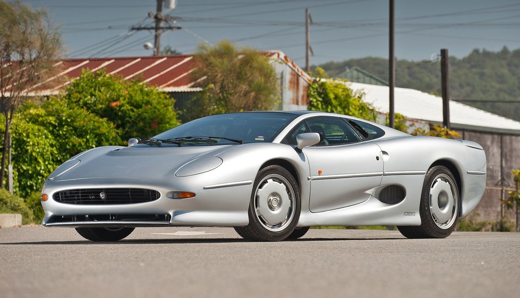 Jaguar XJ220