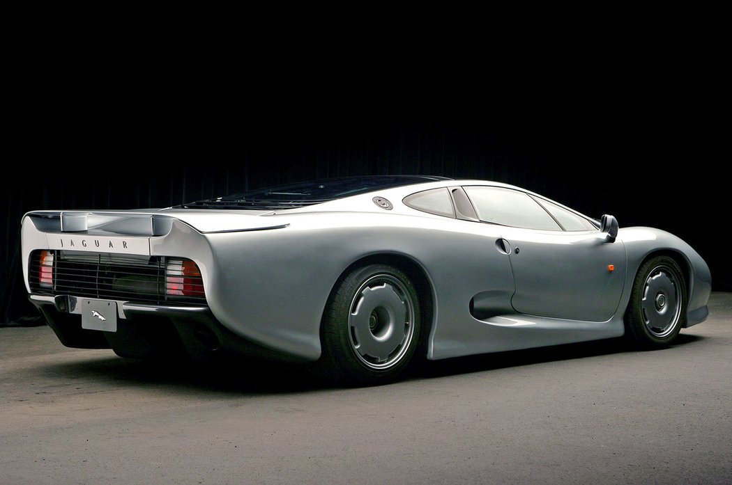 Jaguar XJ220