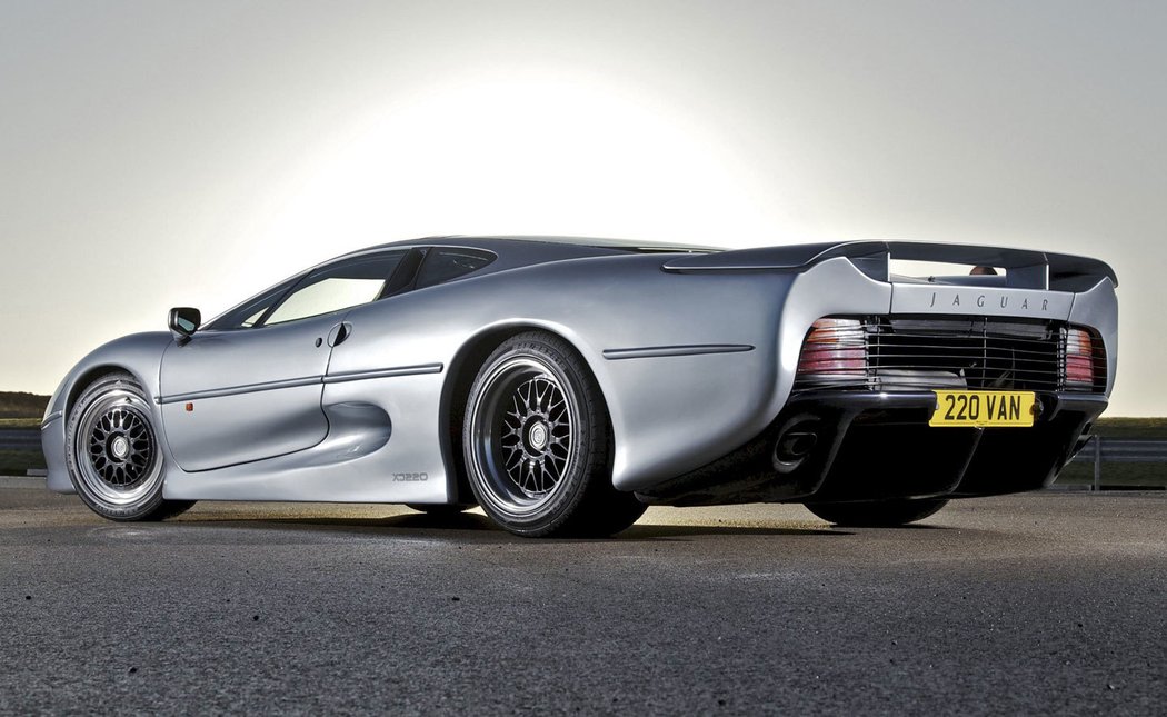 Jaguar XJ220