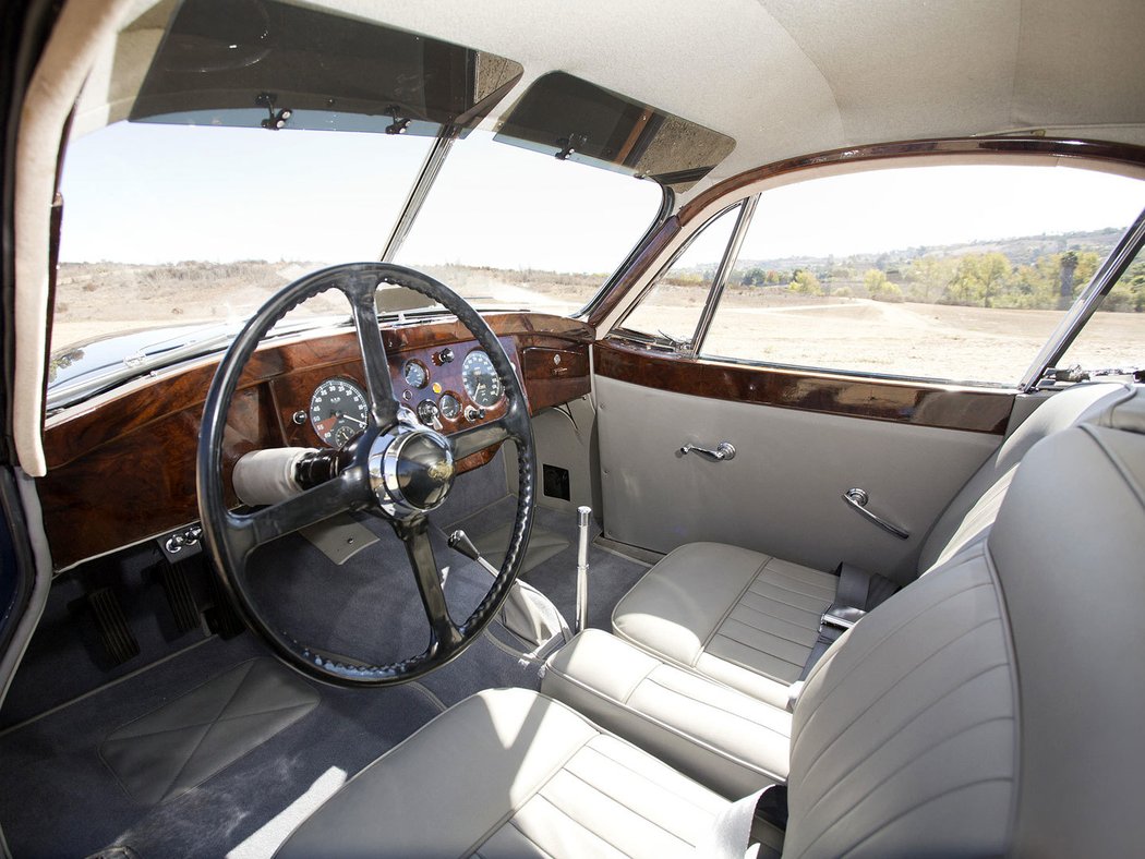 Jaguar XK120 Fixed Head Coupe (1951–1954)