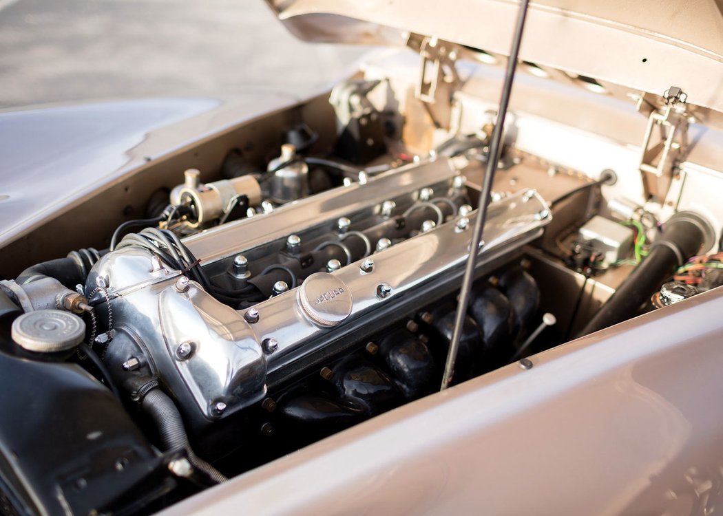 Jaguar XK120 Fixed Head Coupe (1951–1954)