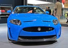 Jaguar v Ženevě: Výlet na hranici 300 km/h a návrat do minulosti