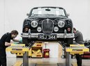 Jaguar Land Rover vyveze na počest královny 26 speciálních vozidel