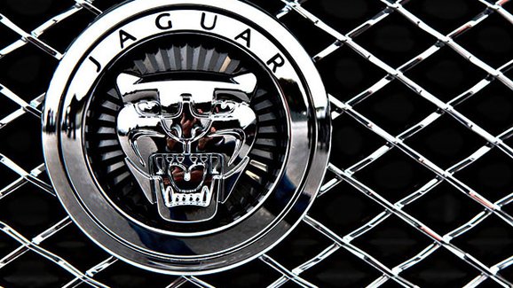 Jaguar může nahradit V6 řadovými motory