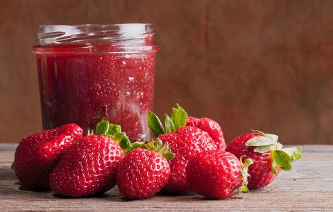 Třešňová nebo jahodová marmeláda: Jak na ni, bez cukru a bez chemie