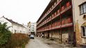 Jak bychom si asi představili vyloučenou lokalitu? Na snímku Jateční ulice v Plzni, rok 2009 Jak bychom si asi představili vyloučenou lokalitu? Na snímku Jateční ulice v Plzni, rok 2009