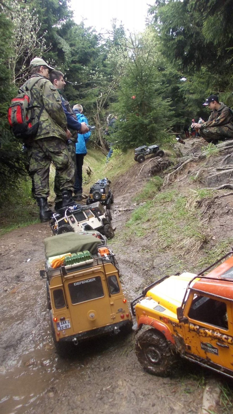 Expediční modelaření je i o potkávání se s dalšími podobně zaměřenými jedinci. Spoustu informací lze získat třeba na stránkách Rc4x4.cz.