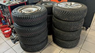 Jak vybrat zimní pneumatiky? S tímto návodem nemůžete šlápnout vedle Jak vybrat zimní pneumatiky? S tímto návodem nemůžete šlápnout vedle