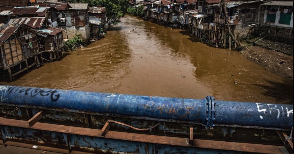 Jakarta je nejrychleji se potápějícím městem na světě, hrozí, že do roku 2050 zcela zmizí pod vodní hladinou.