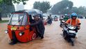 Jakartu v posledních letech postihují stále častější a intenzivnější povodně