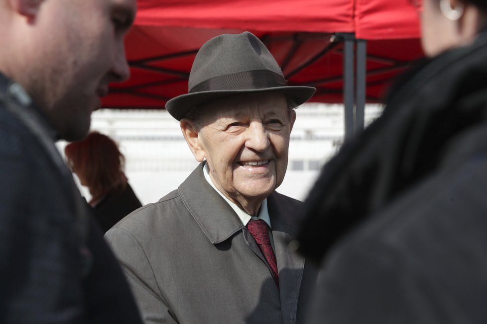 Milouš Jakeš (95)