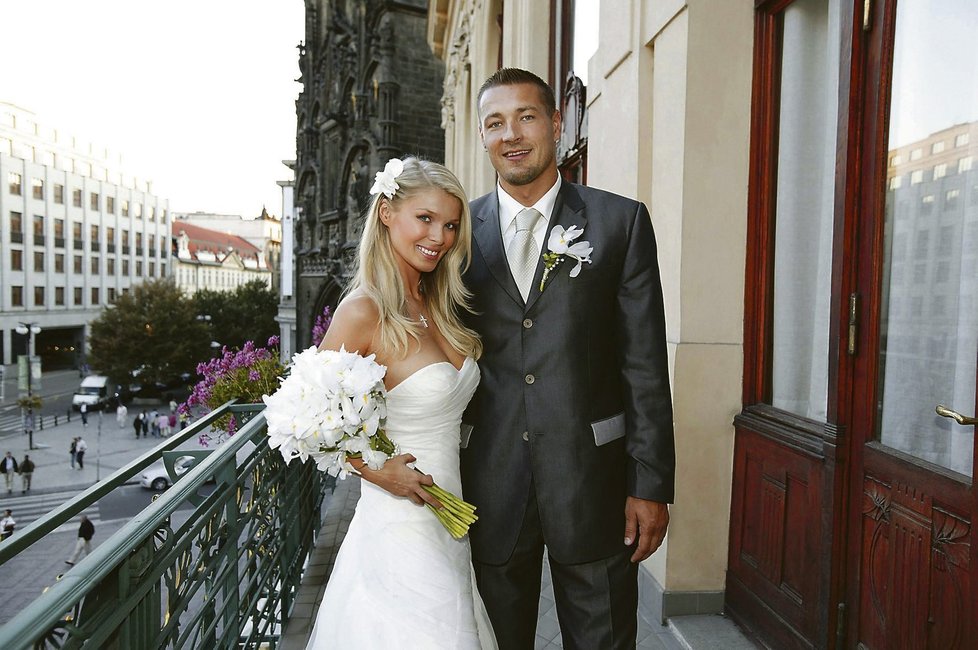 Svatba s rosničkou Romanou Vítovou byla v létě 2007.