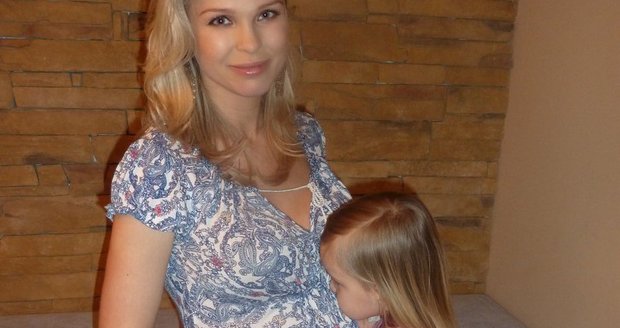 Romana Jákl Vítová je v sedmém měsíci. Dcera Sofie se už sestřičky nemůže dočkat