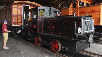 Tip na výlet: Historické lokomotivy i vůně oleje a sluncem rozpálených pražců. Železniční nostalgie v Jaroměři