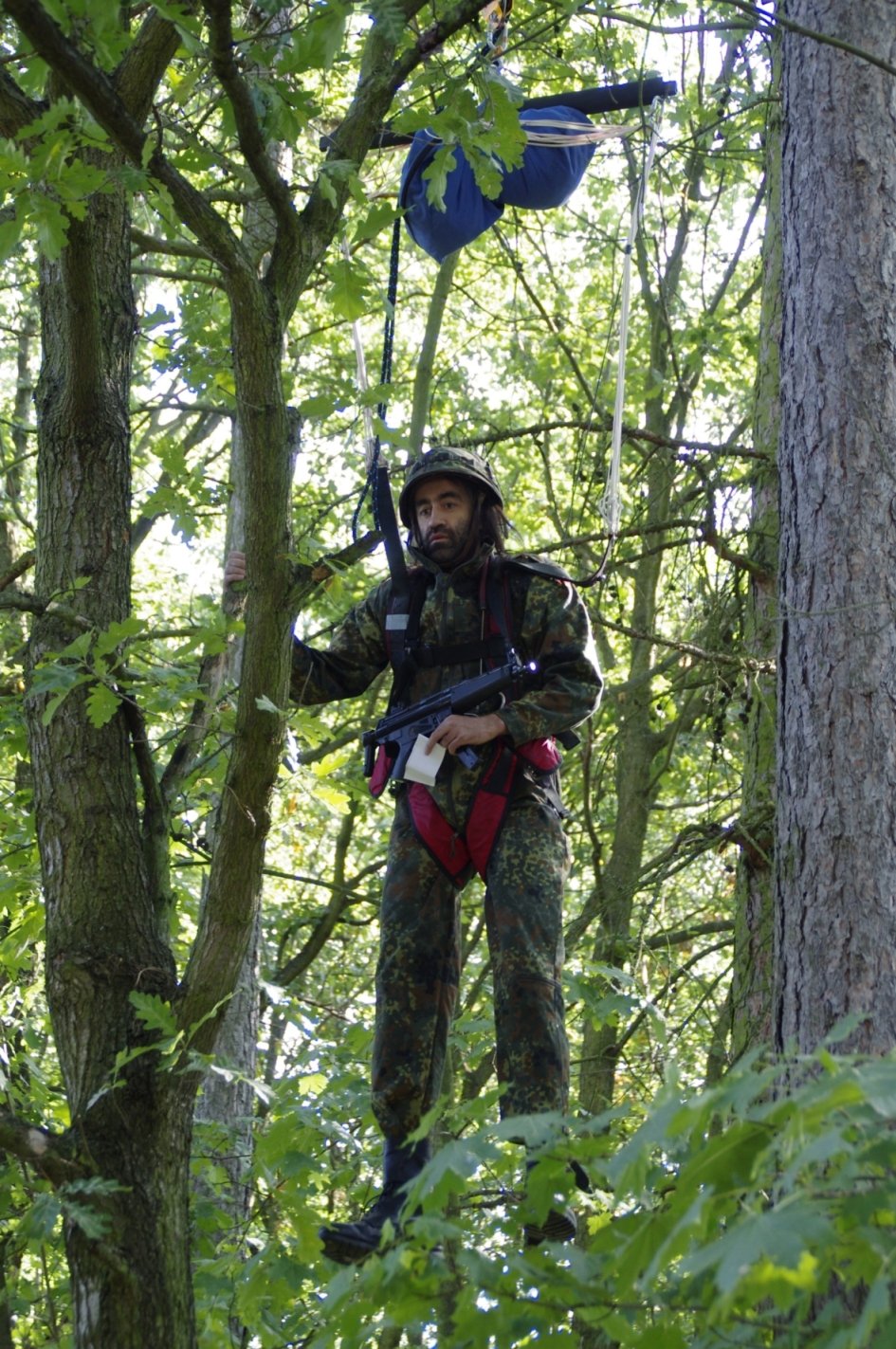 Jakub Kohák visel na popruzích několik hodin uprostřed lesa.