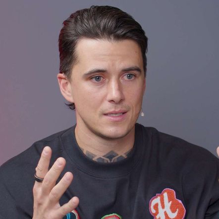 Koťák: Za „vietnamská prsíčka“ se omlouvám. Jsem humpolák z Hradce, „sexy čabina“ ale nebyla urážka Koťák: Za „vietnamská prsíčka“ se omlouvám. Jsem humpolák z Hradce, „sexy čabina“ ale nebyla urážka