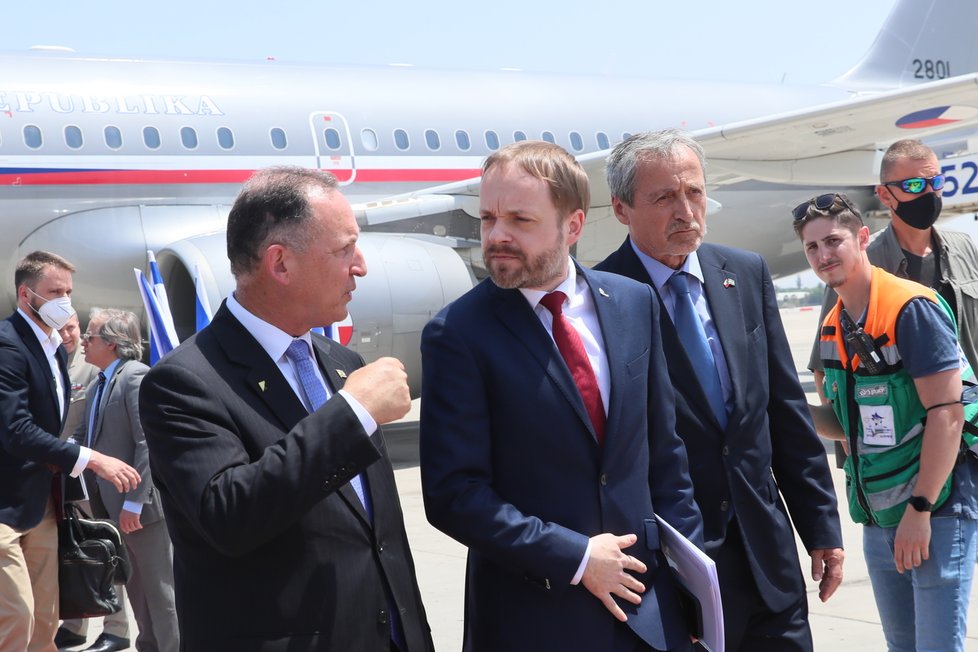 Ministr zahraničí Jakub Kulhánek (ČSSD) vyrazil do Izraele, zamířil přitom i na místo dopadu jedné z raket Hamásu (20.5.2021)
