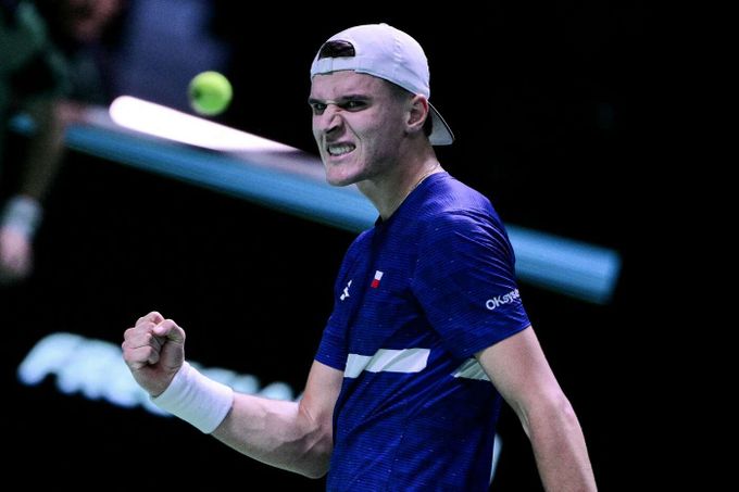 Davis Cup ONLINE: Španělsko - Česko. Boj o semifinále, Menšík získal těžký první set! Davis Cup ONLINE: Španělsko - Česko. Boj o semifinále, Menšík získal těžký první set!