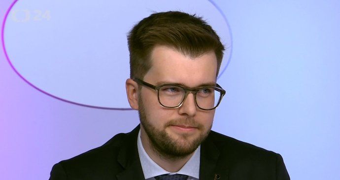 Pirát Jakub Michálek v Otázkách Václava Moravce (3.11.2019)