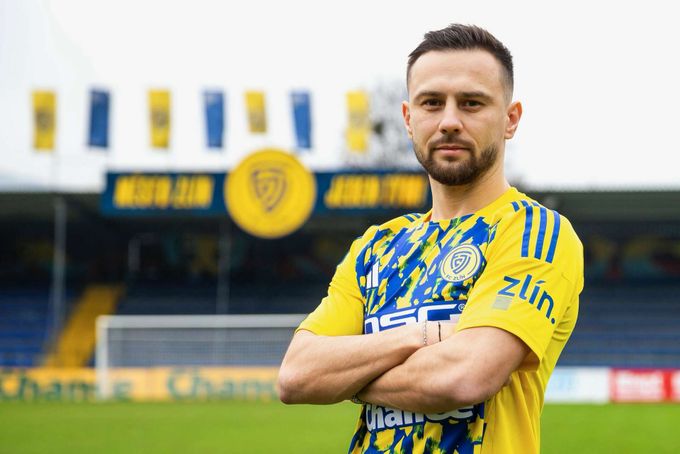 Dostal Slončíkův byt, pomohl mu Čelůstka. Mám v sobě plamen, říká posila Zlína Pešek Dostal Slončíkův byt, pomohl mu Čelůstka. Mám v sobě plamen, říká posila Zlína Pešek