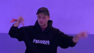 Jakub Polách: Češi dělají fankluby politikům. Alena Schillerová je naše popstar Jakub Polách: Češi dělají fankluby politikům. Alena Schillerová je naše popstar