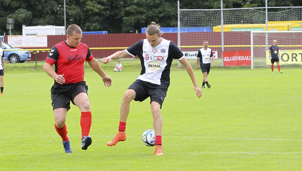 Fotbal proti FC Roma si zahrál i Vojta Dyk.