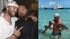 Brácha Jakuba Vágnera chytil žraloka holýma rukama! Tančící rybář jen zíral