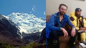 Z pákistánské hory Rakapoši zachránění čeští horolezci se radují, že jsou konečně po několika týdnech doma.
