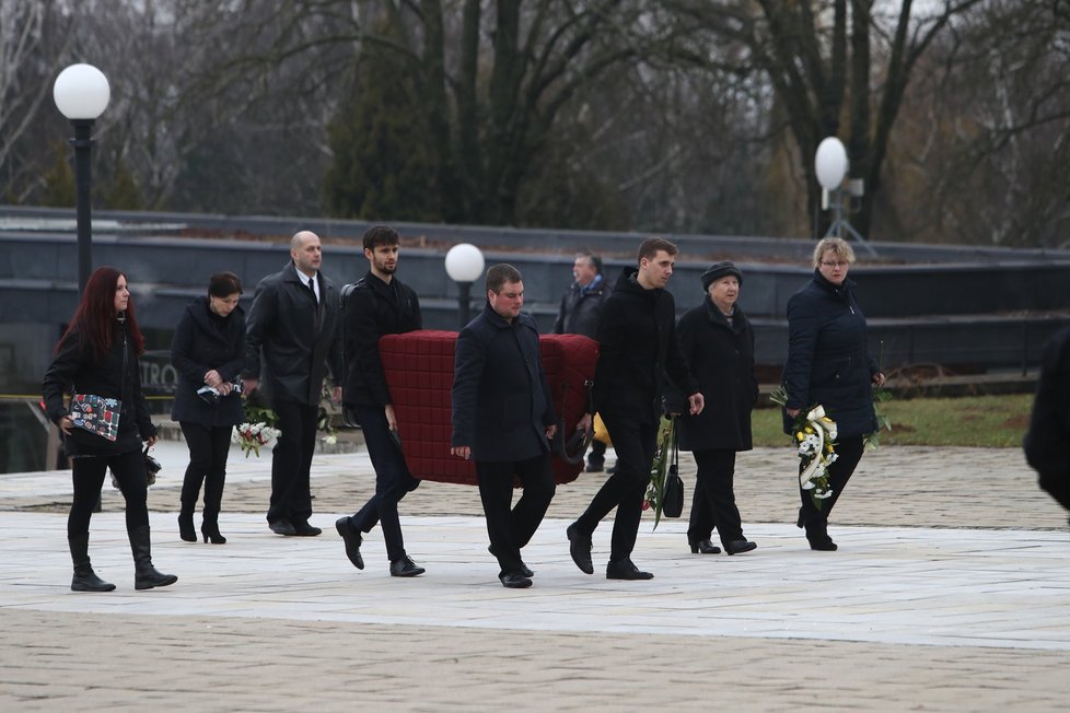 Cimbálovka putuje do krematoria