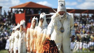 Svátek Ysyach: Vítání letního slunovratu plné šamanských rituálů, při kterém Jakuti oslavují Nový rok