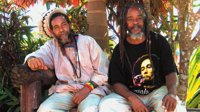 Jamajka je zemí rastamanů, marihuany, slunce, úsměvů a jednou velkou svatyní Boba Marleyho