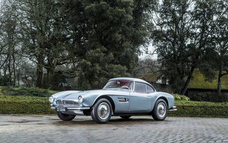 BMW 507 Roadster mj. v Goldfingerovi.