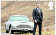 Daniel Craig jako Bond je i na známce. 