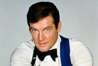 Zemřel Bond, James Bond. Roger Moore (†89) podlehl rakovině