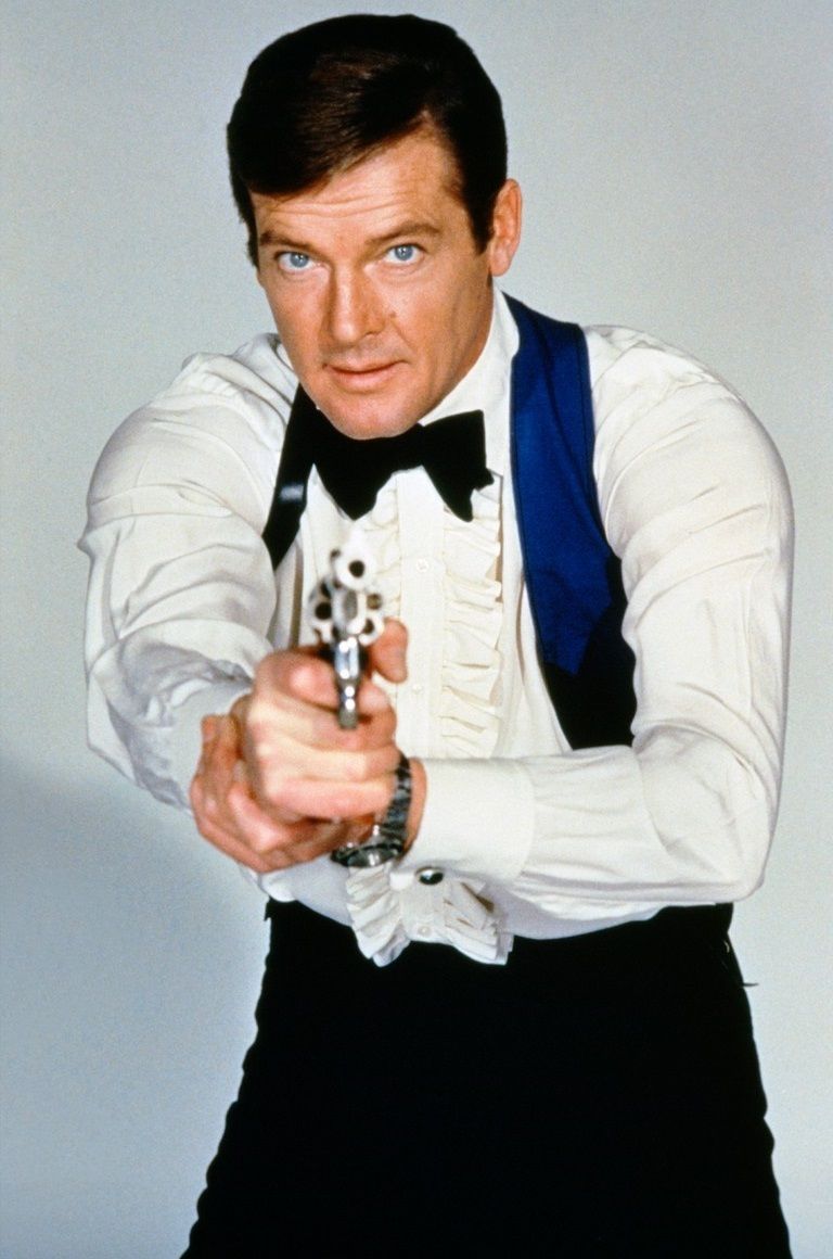 Roger Moore v bondovce Žít a nechat zemřít (1973).