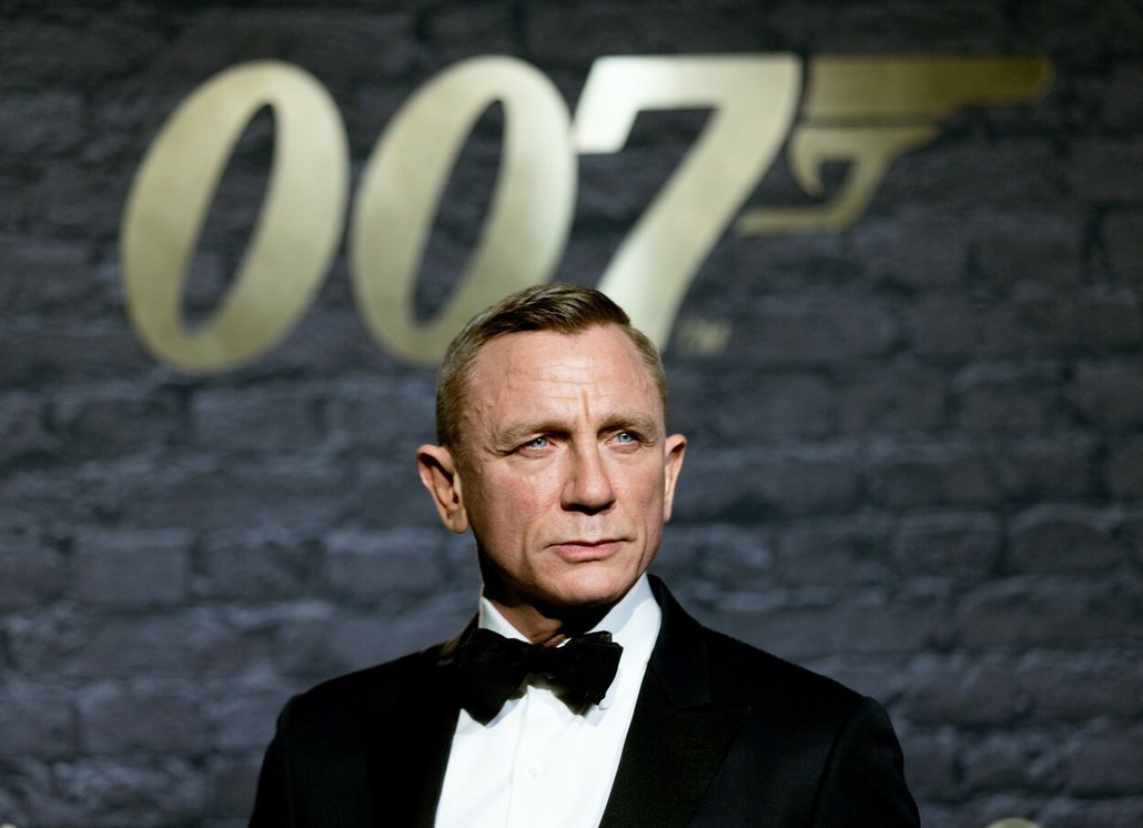 Zatím poslední James Bond