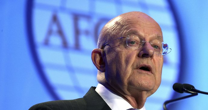 Ředitel zpravodajských služeb USA James Clapper rezignoval, oznámily zahraniční agentury. Ve funkci zůstane do konce Obamovy administrativy.