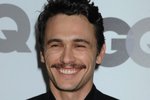 James Franco vypadá s knírkem docela vtipně, nemyslíte?