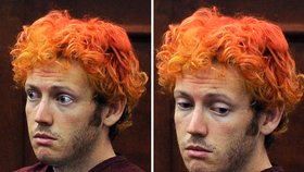 James Holmes stanul před soudem, vypadal úplně mimo