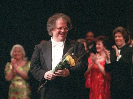 Ve věku 77 let zemřel slavný dirigent James Levine.