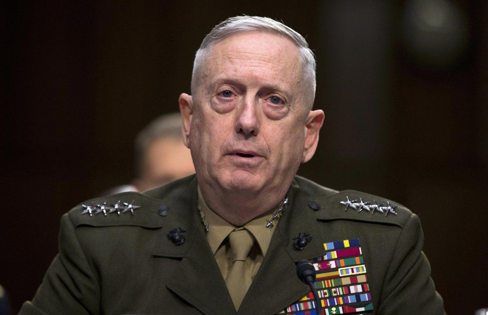 Americký ministr obrany James Mattis zavítá do Prahy.