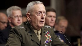 Americký ministr obrany James Mattis přezdívaný Šílený pes nebo Válečnický mnich