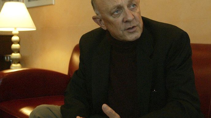 Bývalý ředitel CIA James Woolsey