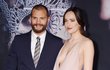 Jamie Dornan s Dakotou Johnson na premiéře filmu v Los Angeles. Jak se vám líbí nová Jamieho image?