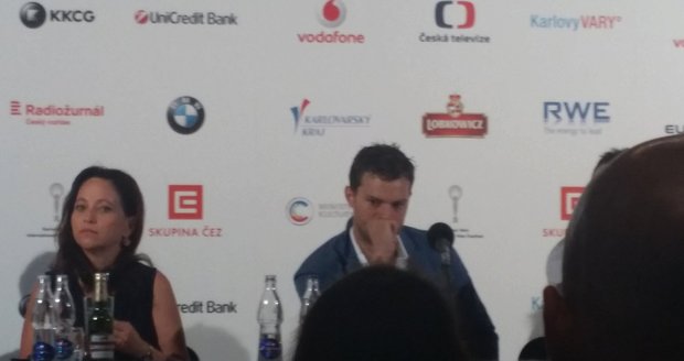 Jamie Dornan na tiskové konferenci k filmu Anthropoid