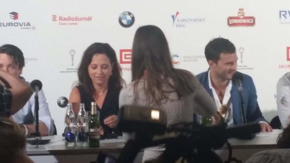 Jamie Dornan na tiskové konferenci k filmu Anthropoid
