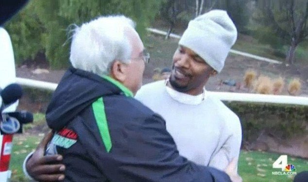 Jamie Foxx v objetí s tátou řidiče