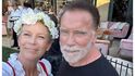 Jamie Lee Curtisová (64) a Arnold Schwarzenegger (76)
