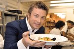 Populární britský šéfkuchař Jamie Oliver ví, jak vařit rychle a chutně!